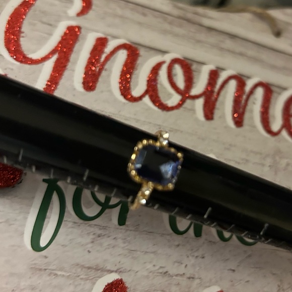 ♥️Ring Emerald Cut Center,Blue stone,White rounds SEMI PRECIOUS STONES,18KTSTS - Picture 6 of 9